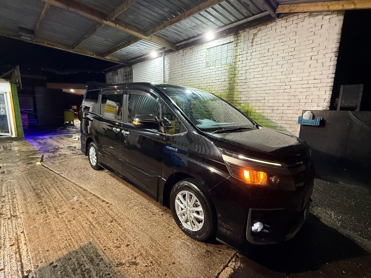 2016 Toyota Voxy Hybrid 7 Seater