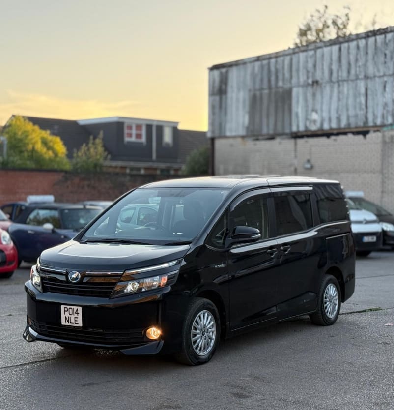 2014 Toyota Voxy 7 Seater